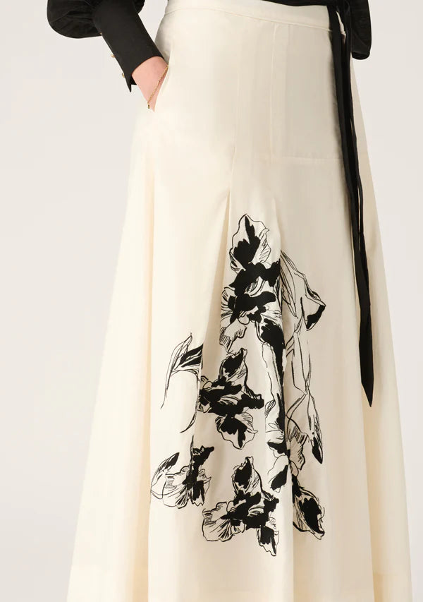 MOS The Label Lis Embroidery Skirt
