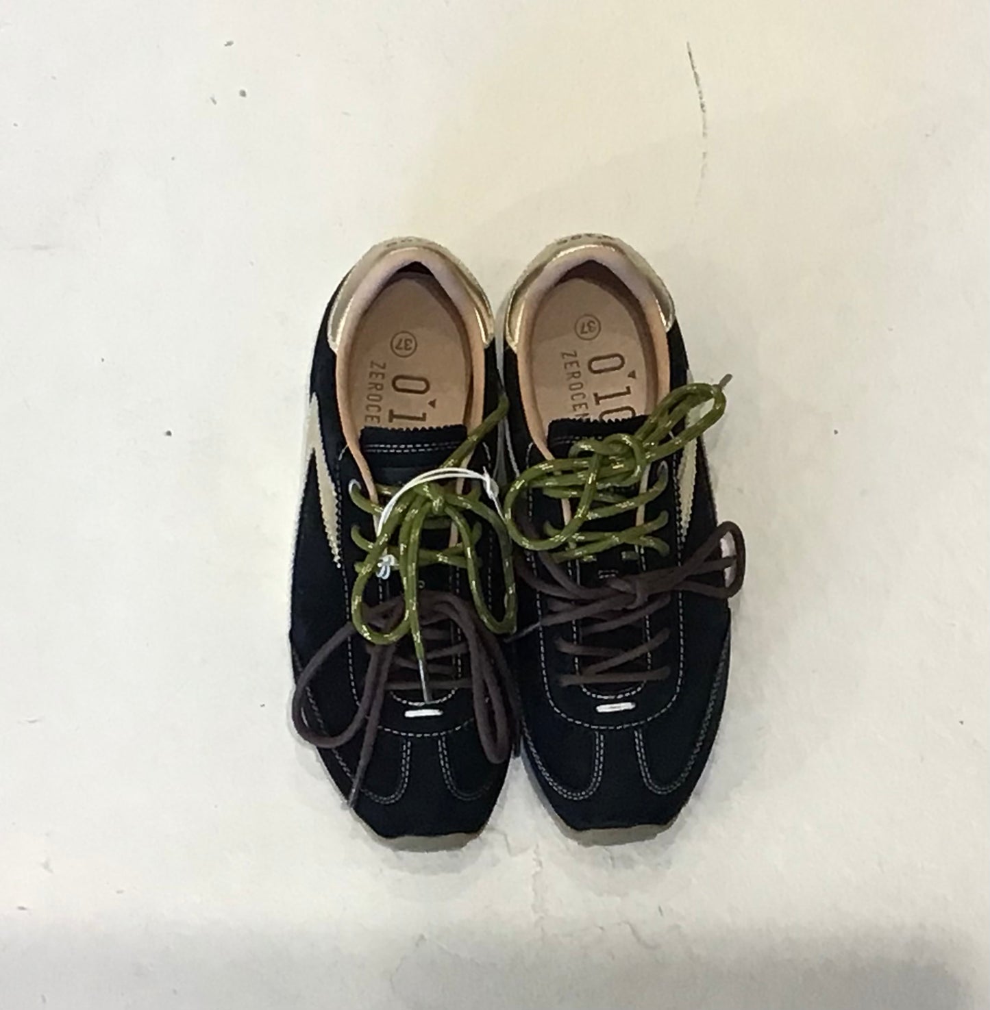 0-105 sneakers- Astra black & gold