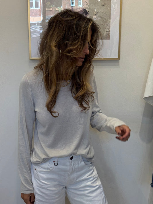 Grey tee