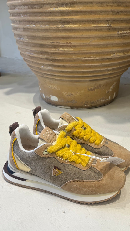 0’105 ZEROCENTCINO Lola Latte tan sneakers