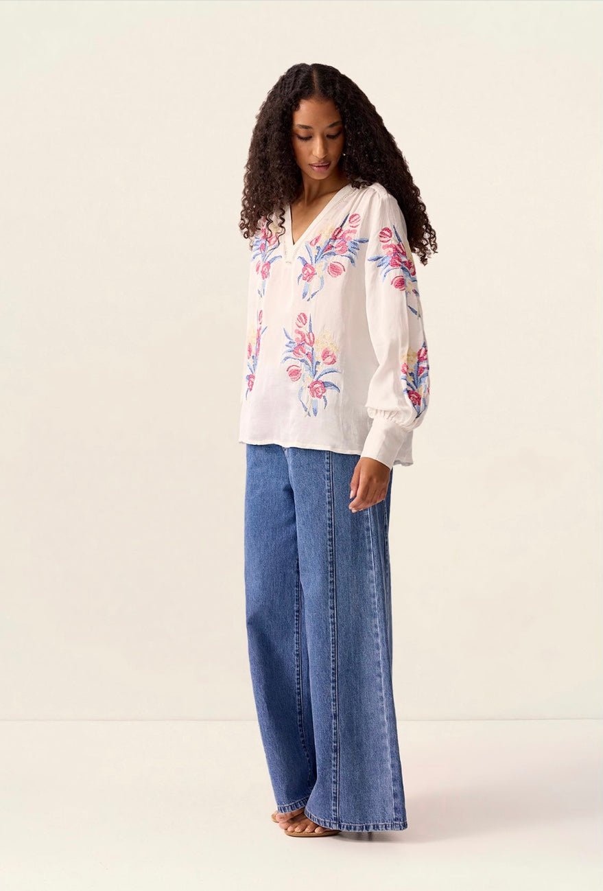 Tulip embroidery blouse - Mos