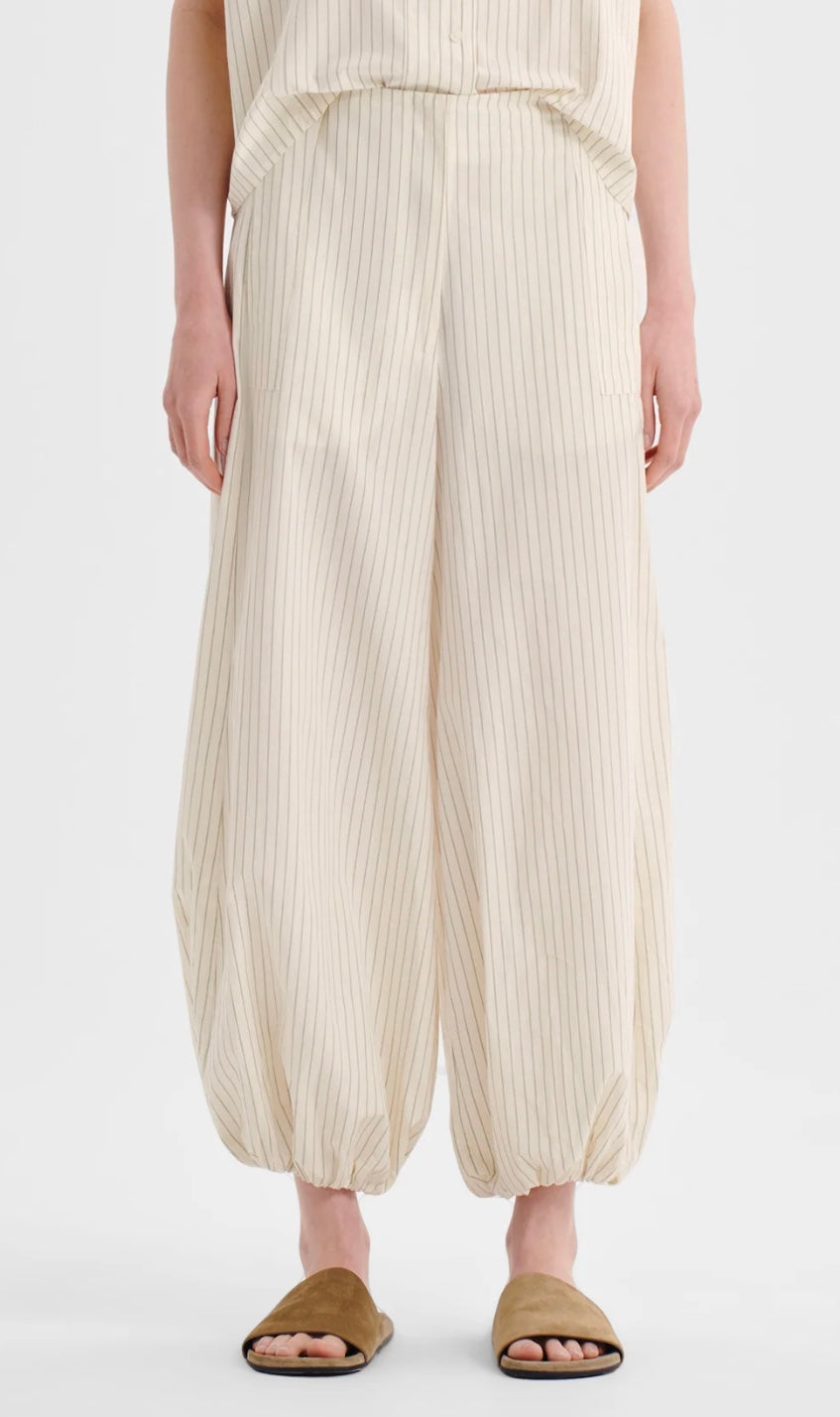 Evie Pant - Morrison