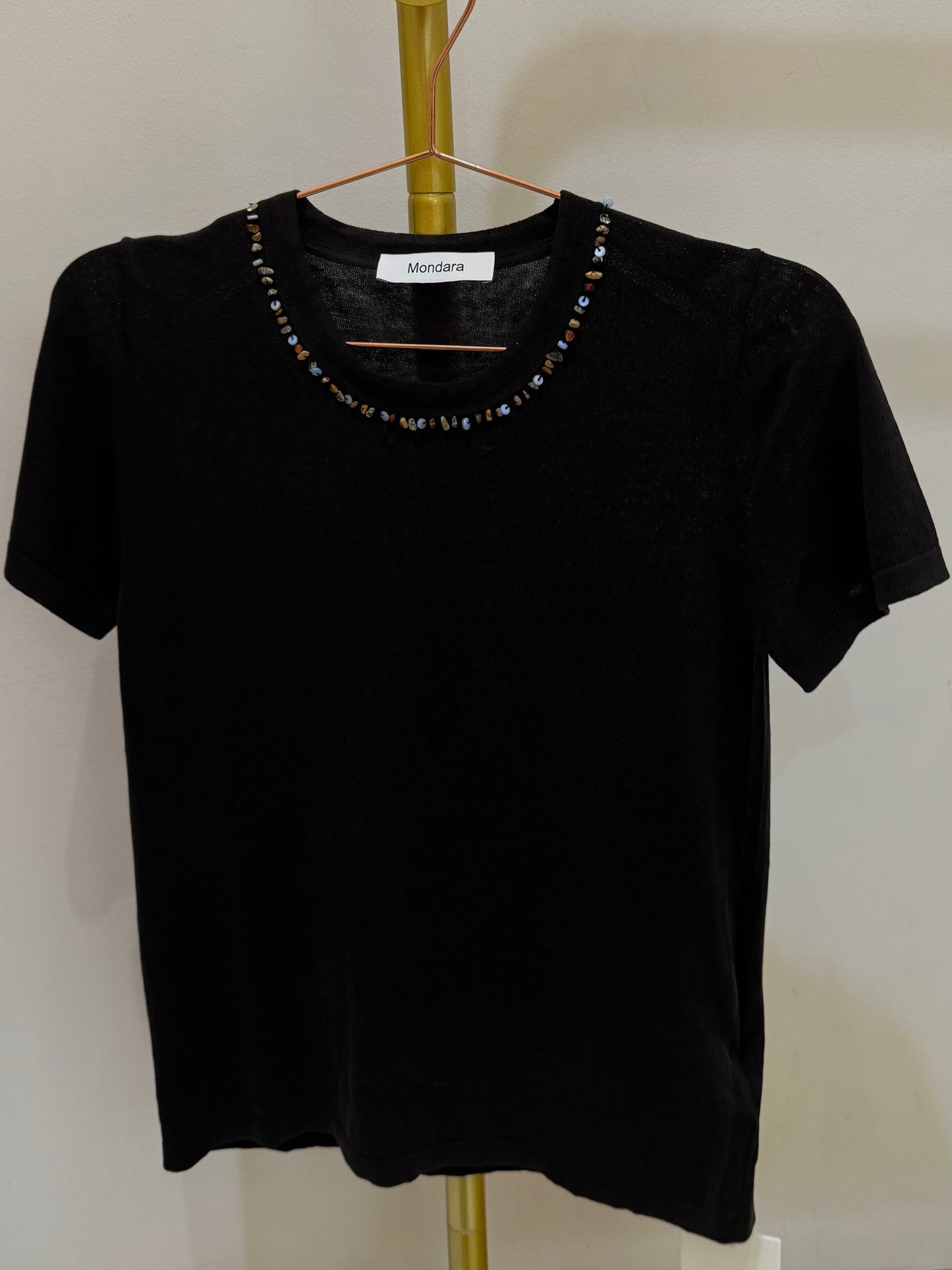 Black tee Mondara