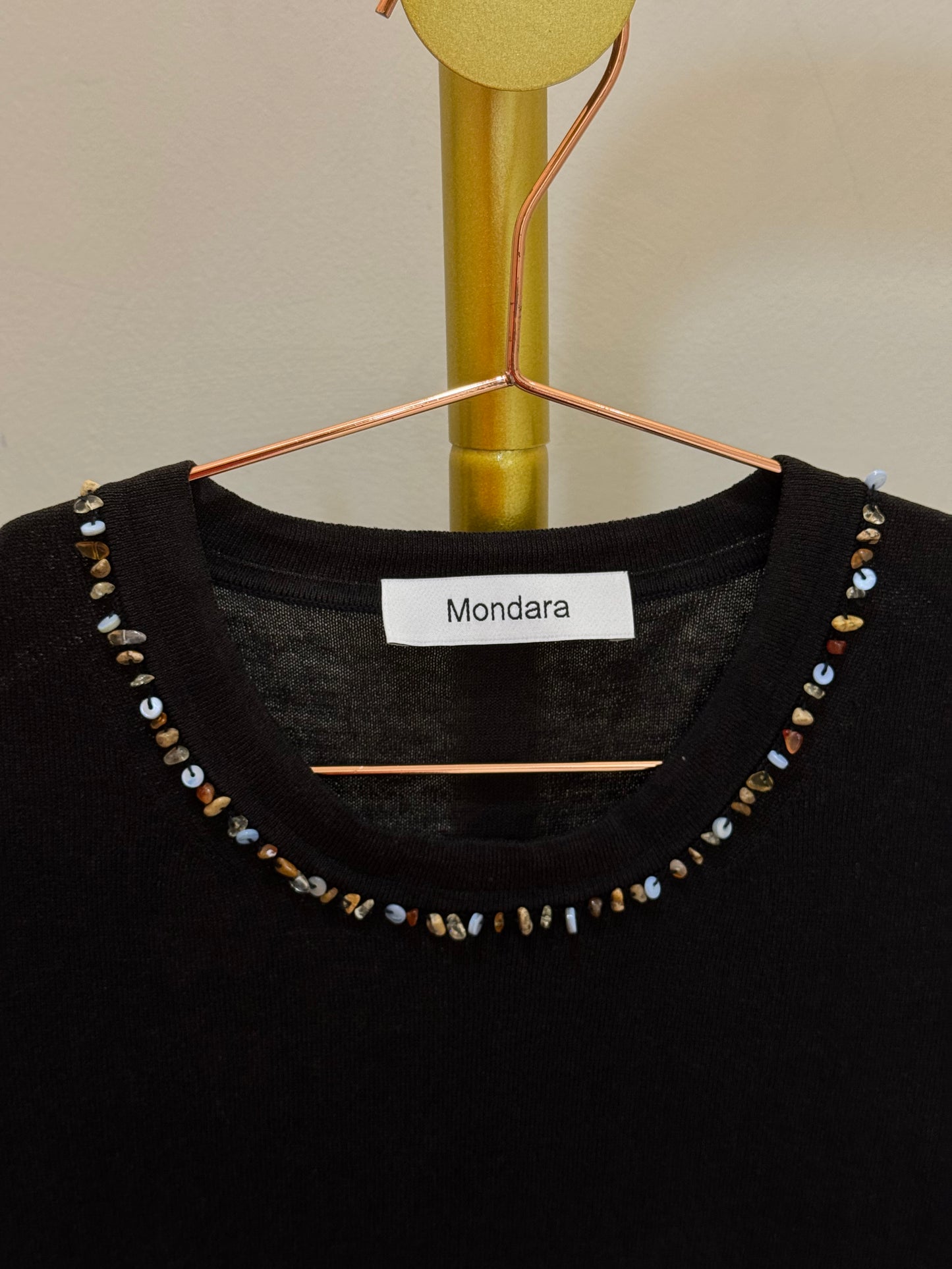 Black tee Mondara